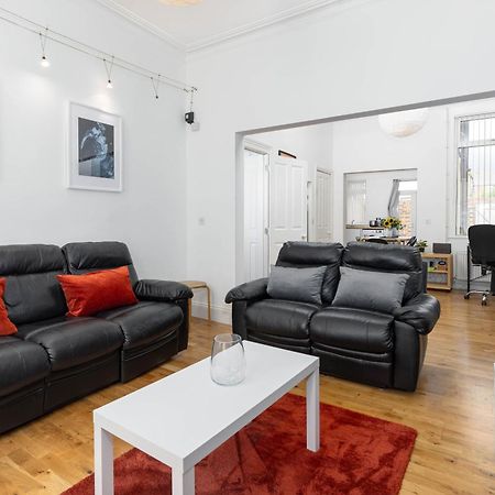 Air Host & Stay - Rockfield House - Sleeps 8 리버풀 외부 사진