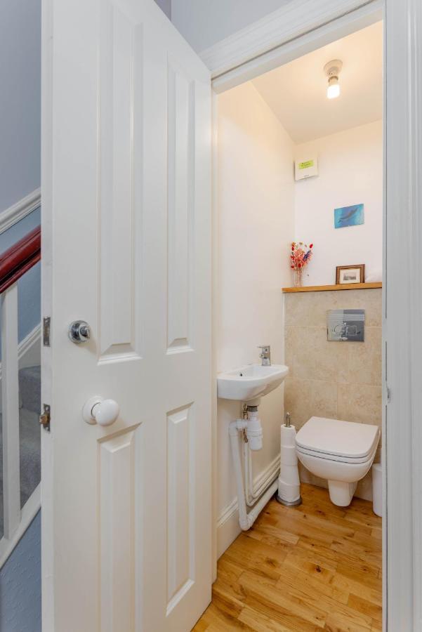 Air Host & Stay - Rockfield House - Sleeps 8 리버풀 외부 사진