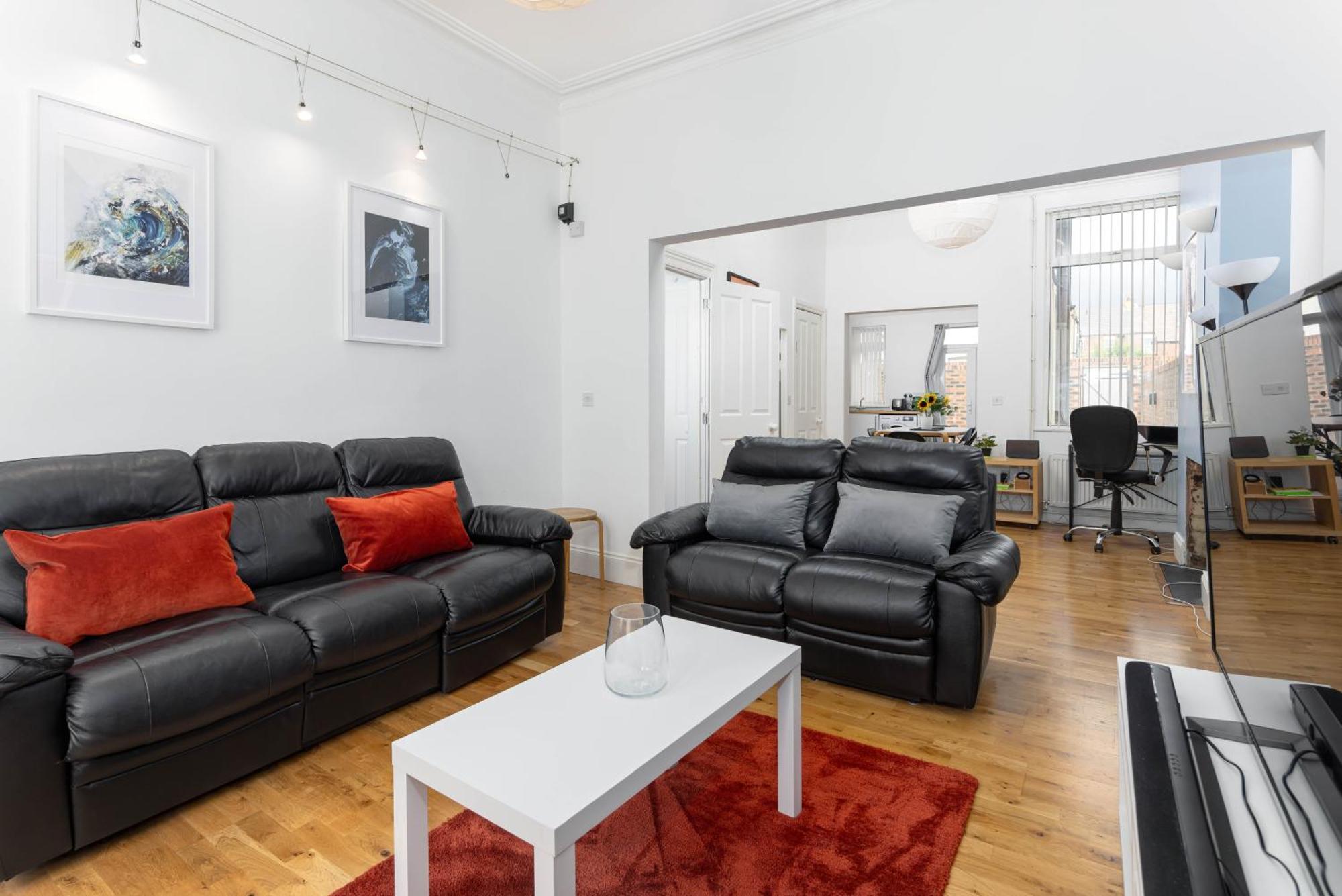 Air Host & Stay - Rockfield House - Sleeps 8 리버풀 외부 사진
